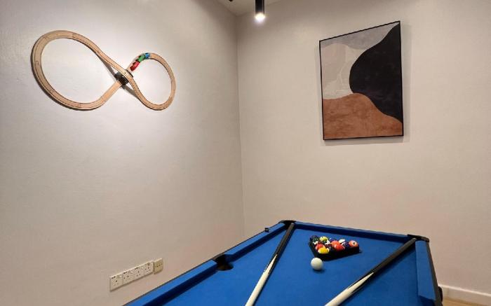 Mujito 8PAX NearTC, DinosaurLand, PoolTable, PS4 