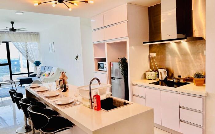 Executive Suites 3BRoom@JB Mosaic Midvalley6-12pax