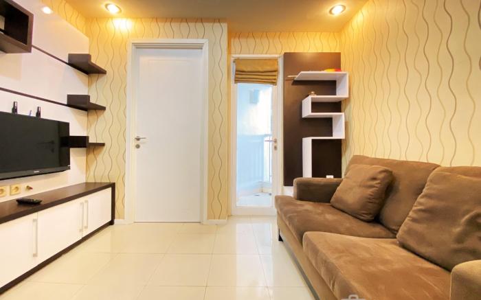 Cozy Living 1BR Parahyangan Residence By Travelio