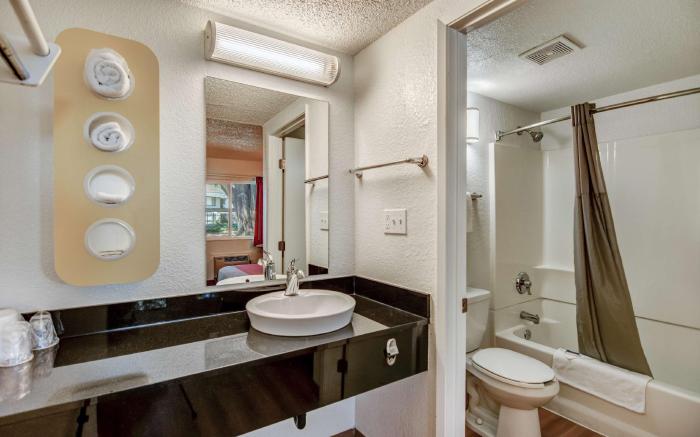 Motel 6 Stockton, CA - North