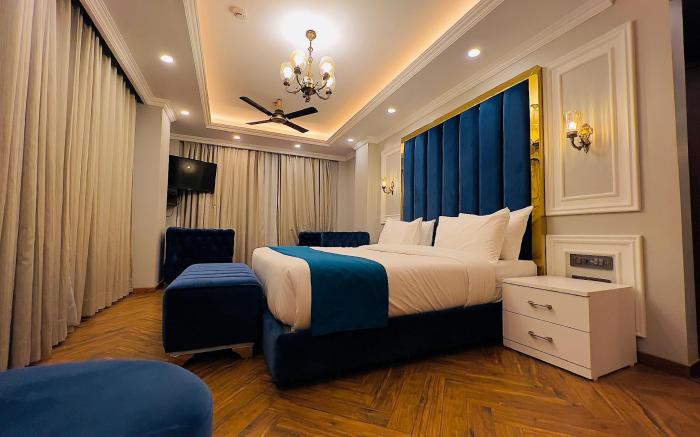 Claret Inn & Suites
