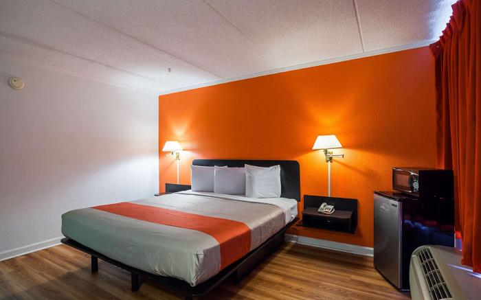Motel 6 Tifton, GA