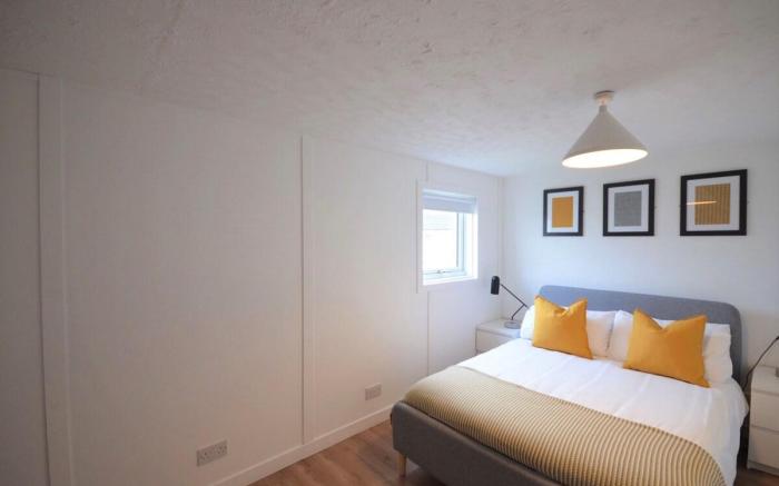 Peninsula Cottage, pets welcome