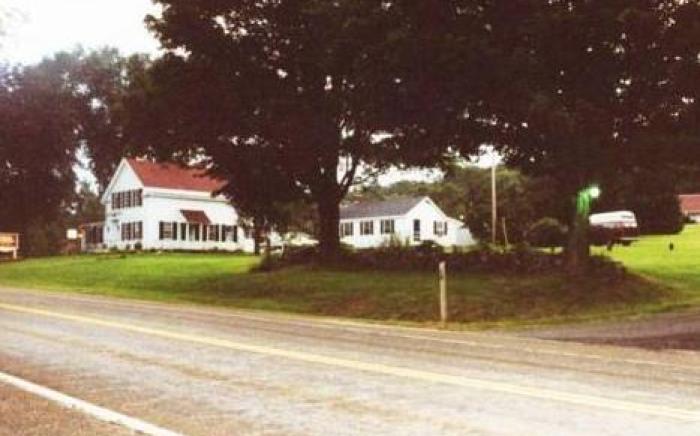 Four Winds Country Motel