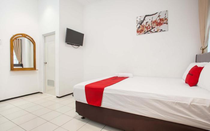 RedDoorz near Sanan Malang