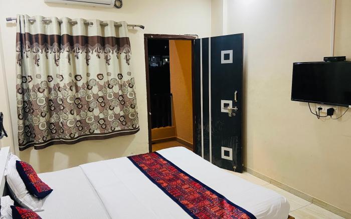 Hotel MeghMalhar Lodging