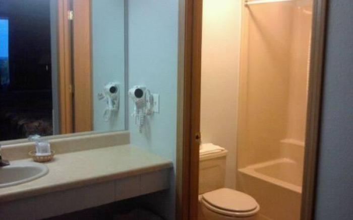 Quail's Nest Inn & Suites
