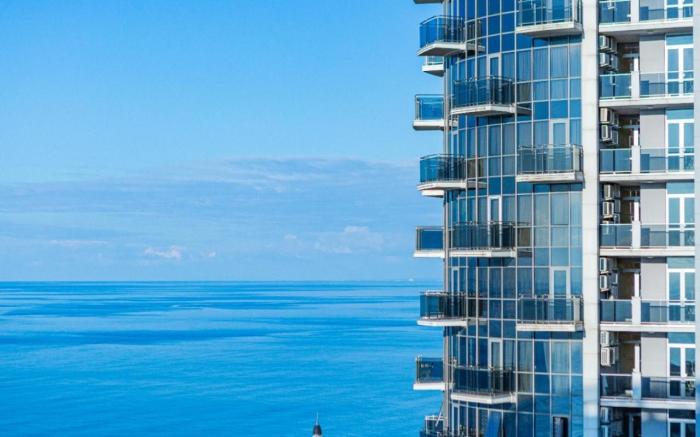Orbi City Отличные апартаменты у пляжа, Спец цены 