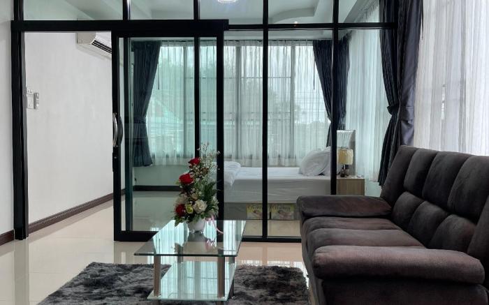 Service Apartment in the City Center, Tourist Attraction, Vip203