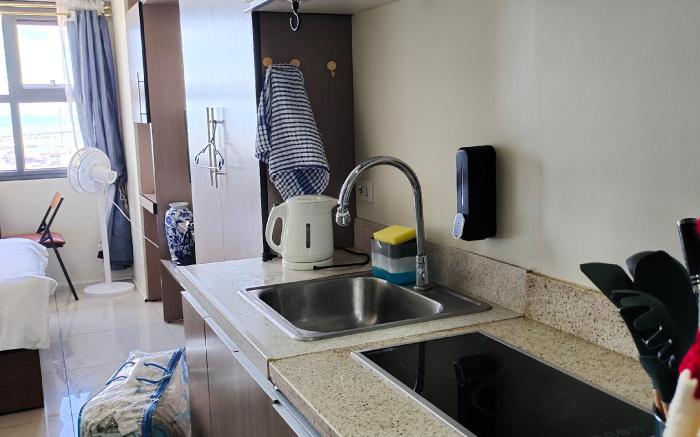 condominium daily rental with a city view.