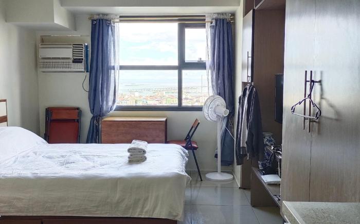 condominium daily rental with a city view.