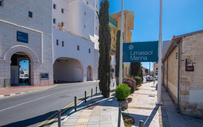 Vacation apartment with beds for up to six and balcony in the sun All yours