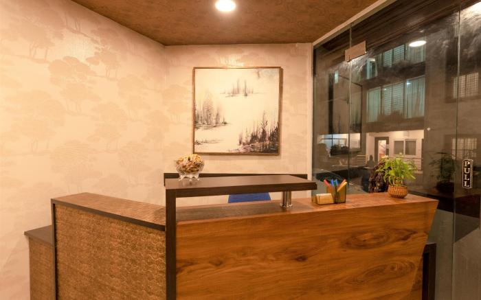 SEASONS SUITES 