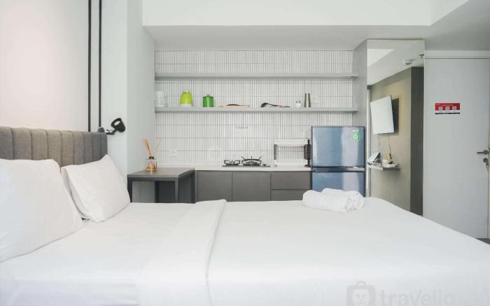 Warm & Simply Studio Urbantown Serpong By Travelio