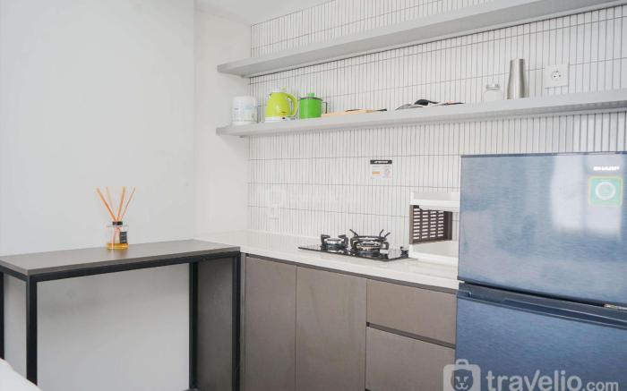 Warm & Simply Studio Urbantown Serpong By Travelio