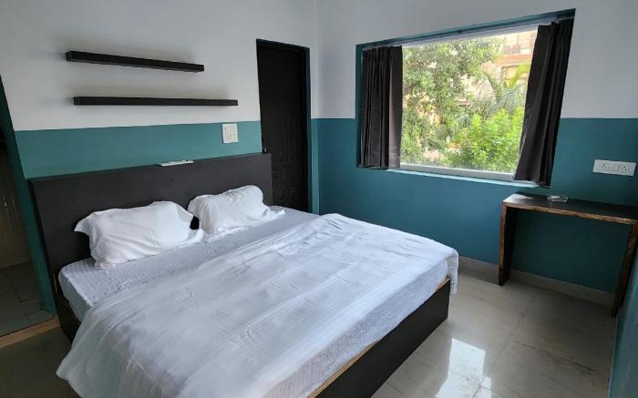 12 Monks Hostel Rishikesh