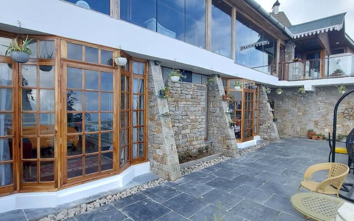 The English Cottage 