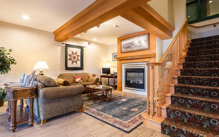 Lancaster Inn & Suites 