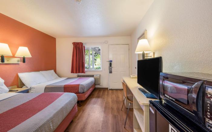 Motel 6 Rohnert Park, CA