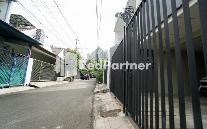 Tomang Gelong Guest House Syariah RedPartner