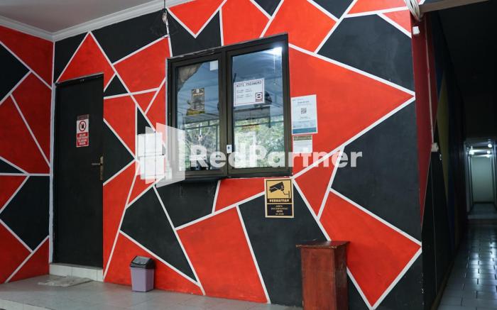 Cosmo Tanjung Duren Mitra RedDoorz