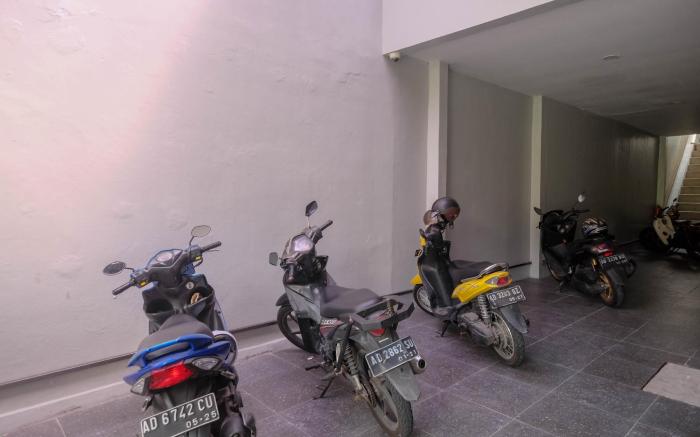 RedDoorz near Taman Balekambang Surakarta