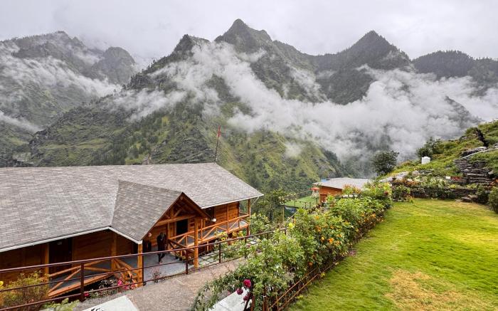 Blue Poppy premier Joshimath