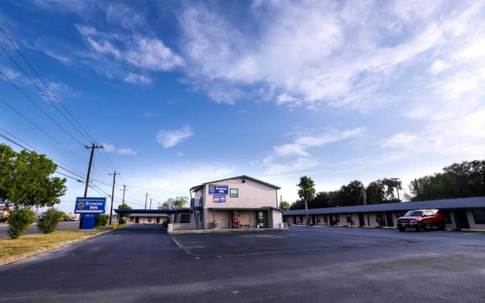 Economy Inn Kingsville, Hwy 77