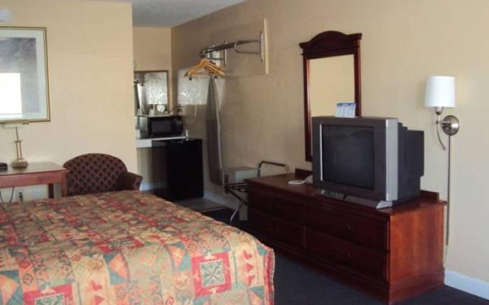 Newport News Inn