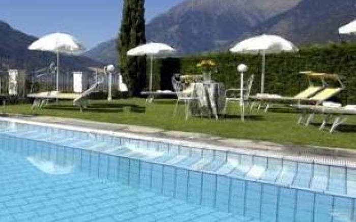 Small & Beautiful Hotel Gnaid