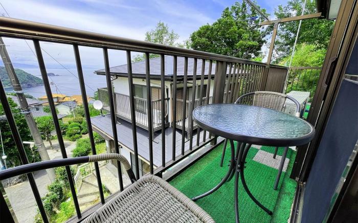 Izu Coastal Retreat! Ocean view with easy access!