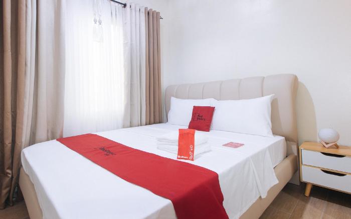 RedDoorz Plus @ Cuarto Verde Staycation