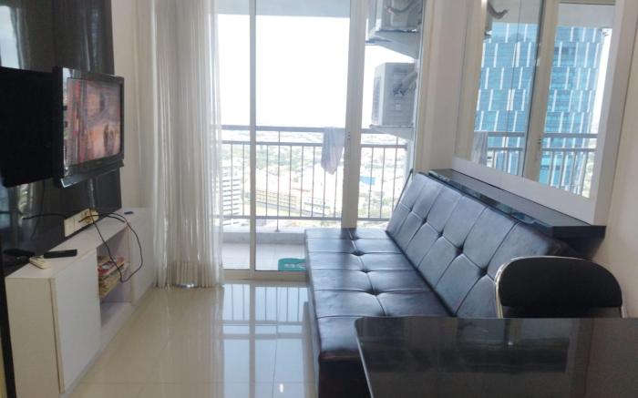 2BR apt Tanglin Pakuwon Mall Griya Gailen 7 (5pax)