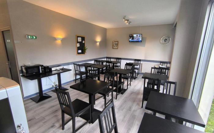 Adonis Lyon Est Hotel Artys