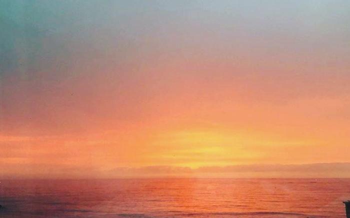 Room Dreaming Sea: Full Window Fantastic Ocean View, Pet-Friendly, Projector, Netflix