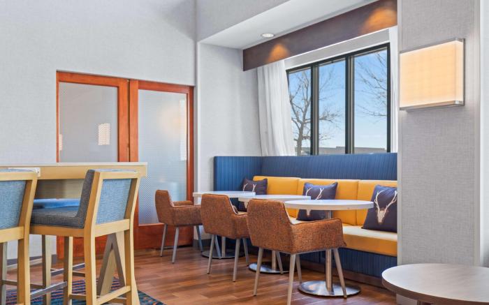 Hampton Inn & Suites Greeley