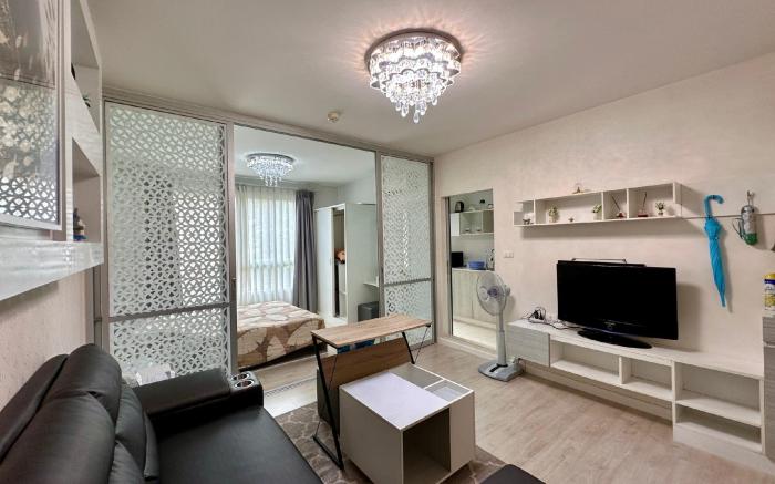 DCondo Hyde Near Central Plaza with Pool & Gym