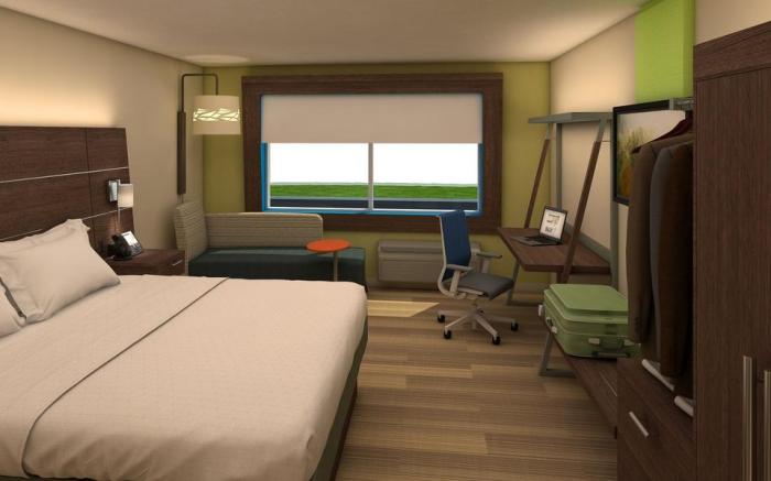 Holiday Inn Express & Suites Racine