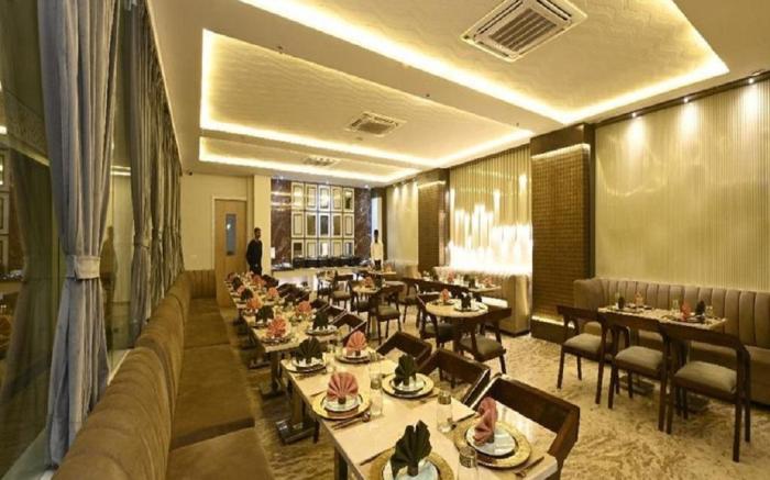 Hotel Avalon Palms Agra