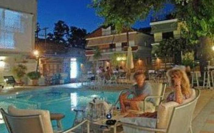 Kronos Hotel