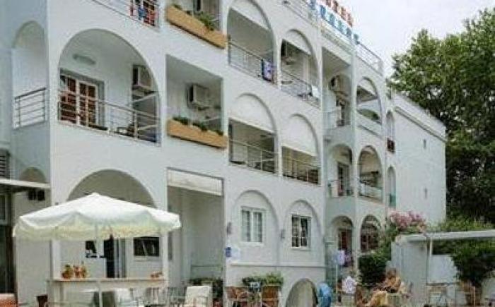 Kronos Hotel