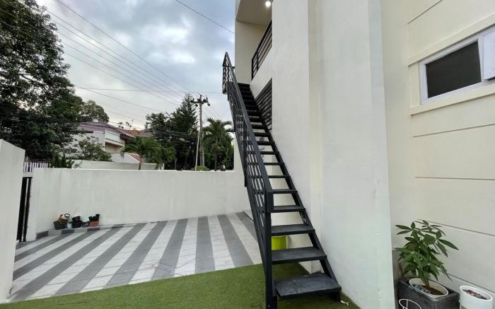 Guesthouse near Diponegoro University (2 BR)