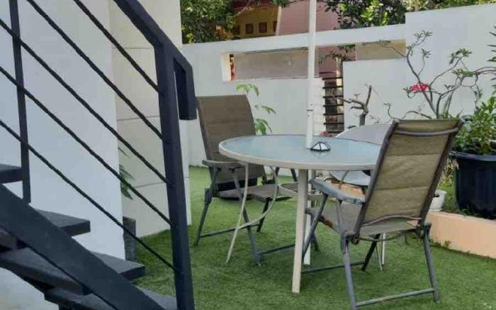Guesthouse near Diponegoro University (2 BR)