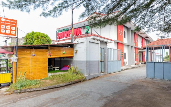 RedDoorz near T1 Juanda Airport