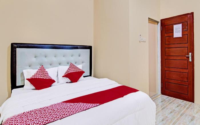 OYO 91835 Djasur Kost