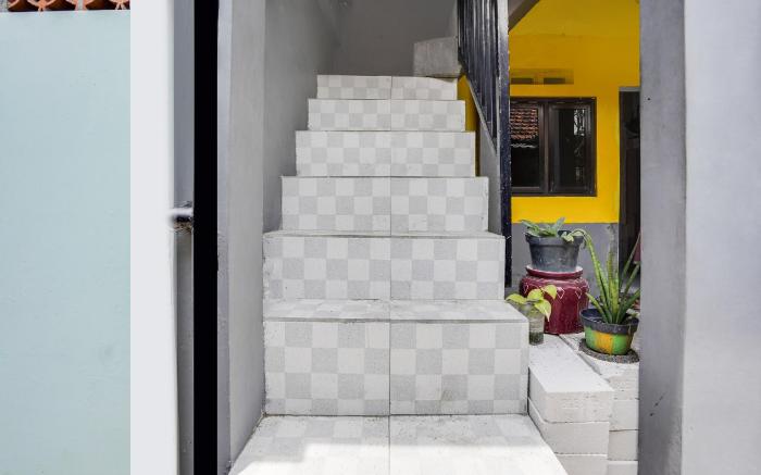 SPOT ON 91883 Kost 2 Putra Syariah