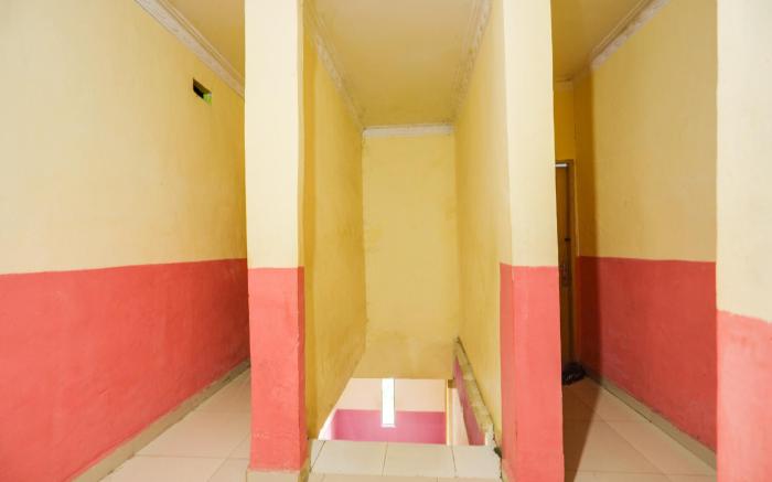 SPOT ON 91879 Emes Jaya Homestay