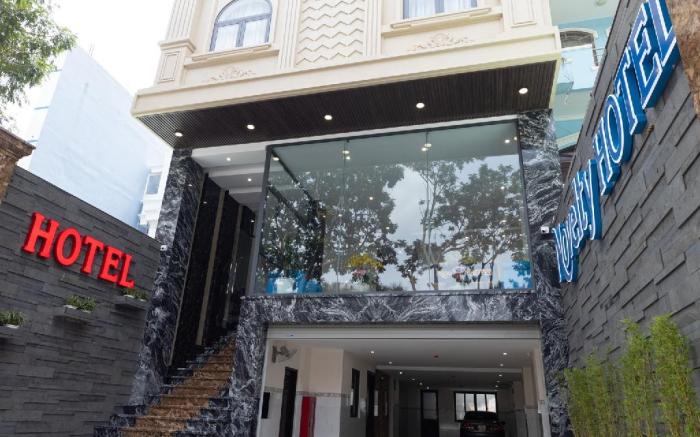 NOVELTY HOTEL