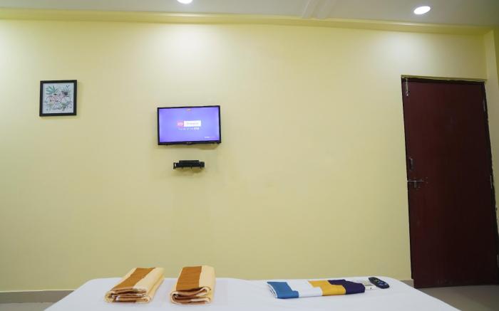 Hotel Yellow Bells
