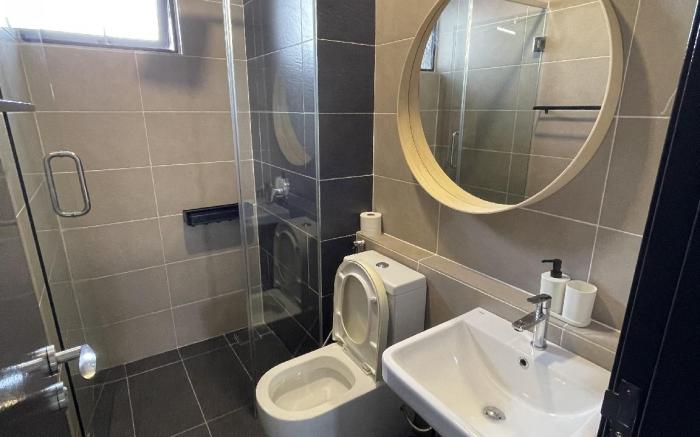 D'pristine 3 bedrooms condo opp legoland